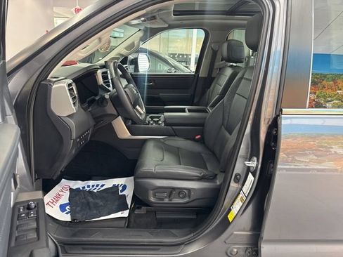 Used 2024 Toyota Tundra Limited AWD/4WD image 26