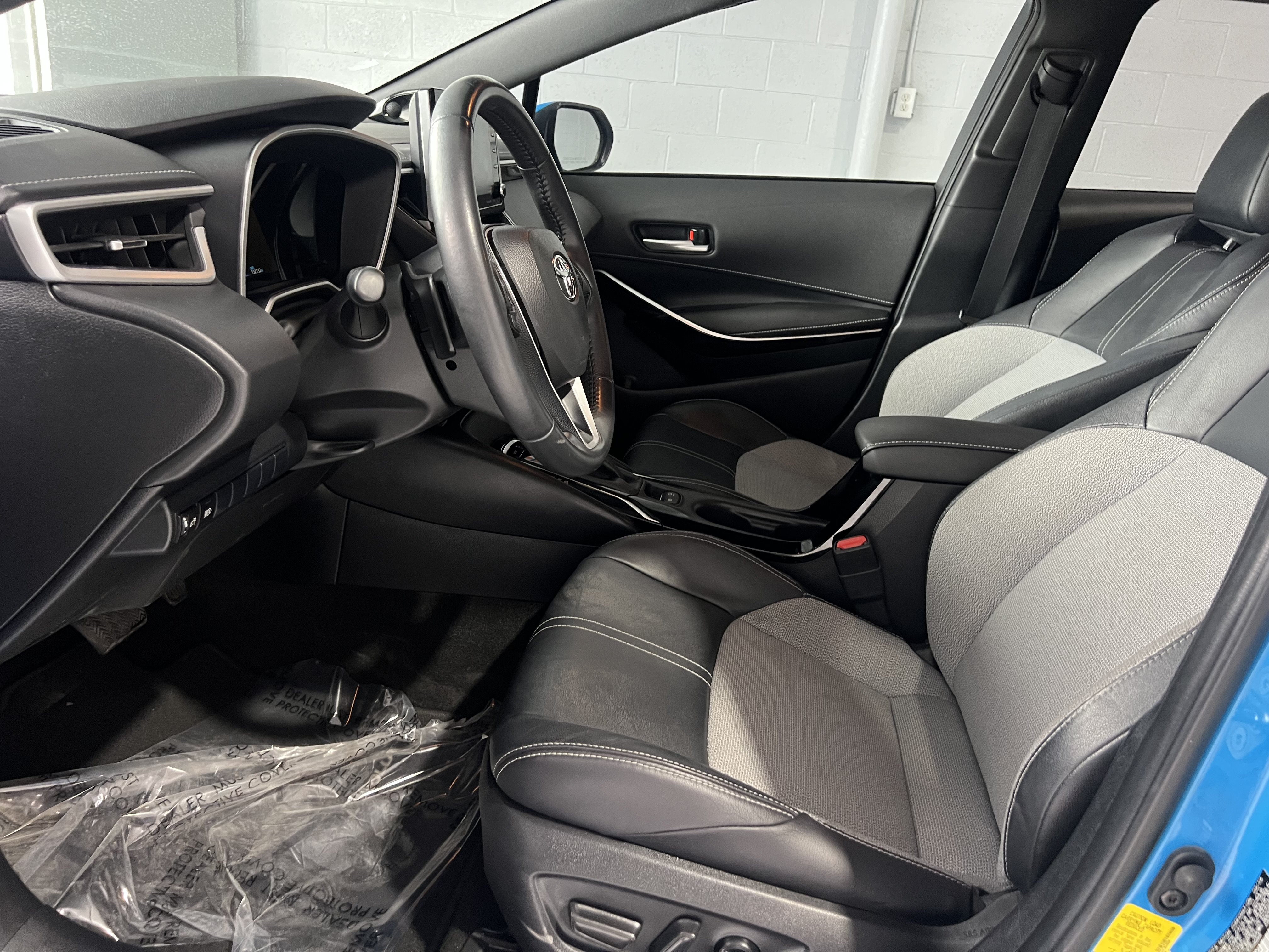 Used 2019 Toyota Corolla XSE FWD image 9