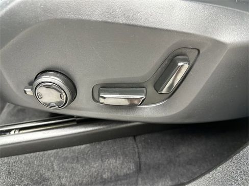 Certified 2024 Volvo XC90 T8 Ultimate w/ Protection Package Premier image 12