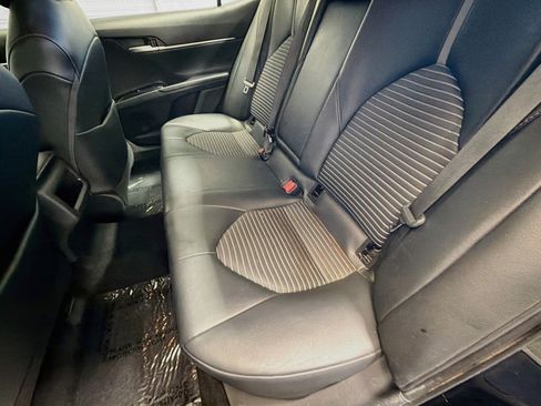 Used 2020 Toyota Camry SE FWD image 13