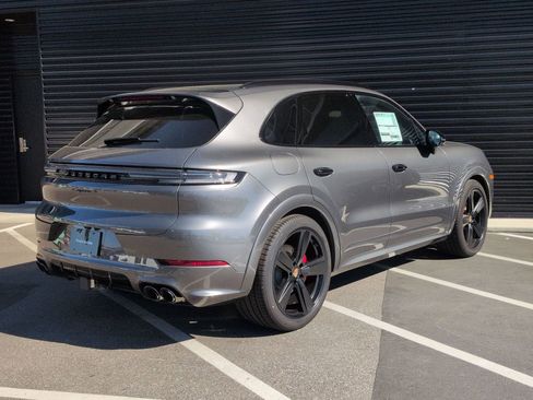 New 2026 Porsche Cayenne S image 9