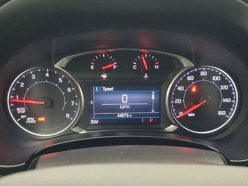 Used 2024 GMC Terrain SLE image 23