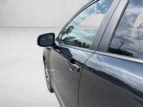 Certified 2025 Toyota Corolla Cross XLE FWD image 30