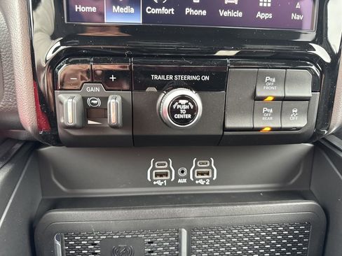 New 2026 RAM 1500 4x4 Crew Cab image 16