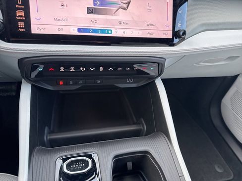 New 2026 Jeep Cherokee Limited AWD/4WD image 27
