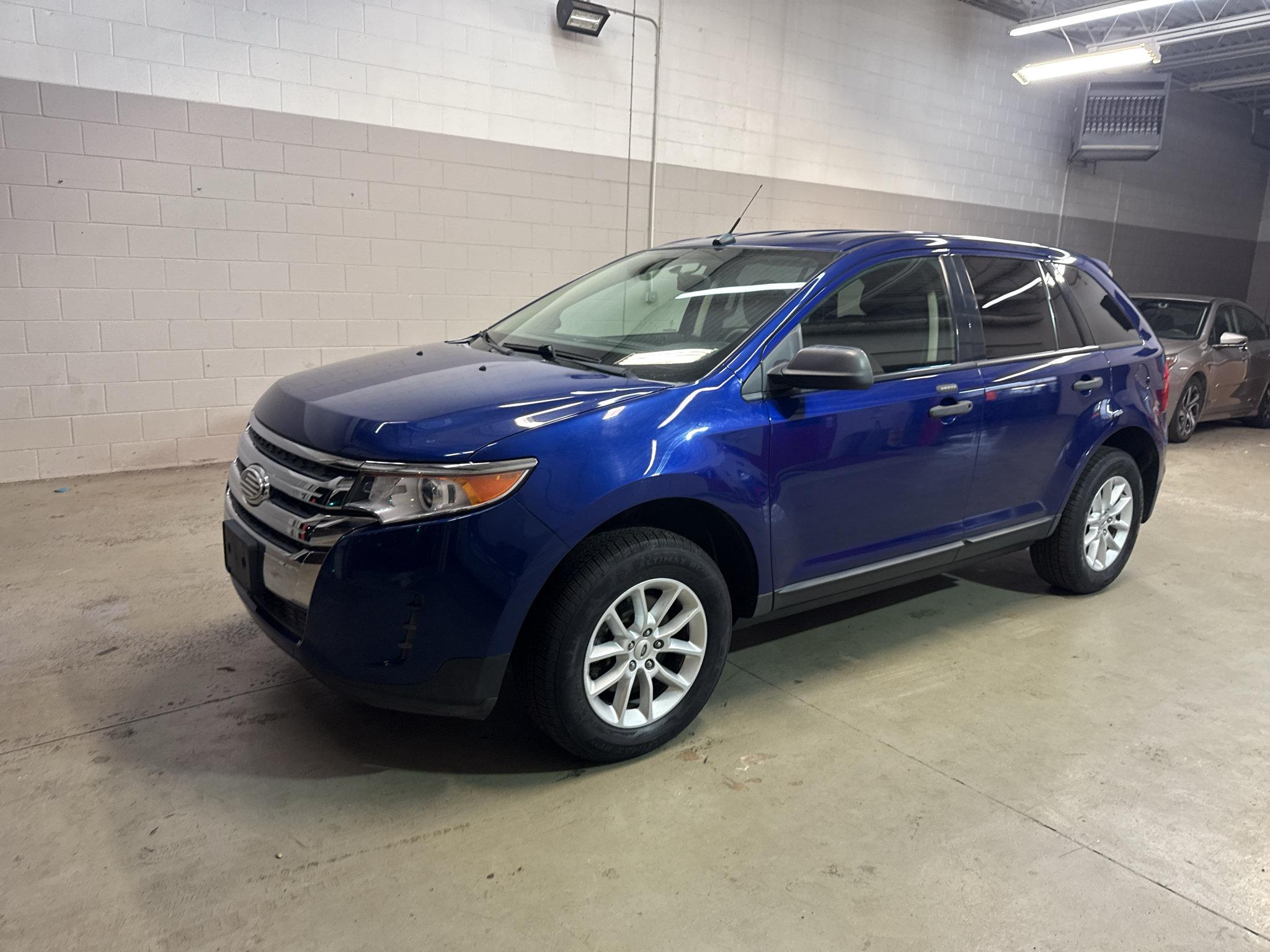 Used 2013 Ford Edge SE FWD image 3