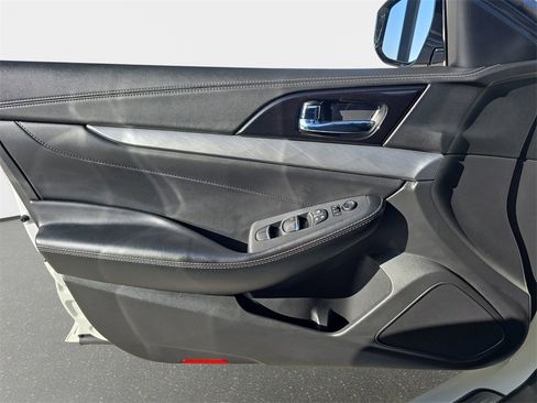 Used 2017 Nissan Maxima 3.5 SV w/ Interior Lighting Package image 29