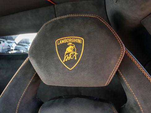 Used 2019 Lamborghini Aventador SVJ AWD/4WD image 28