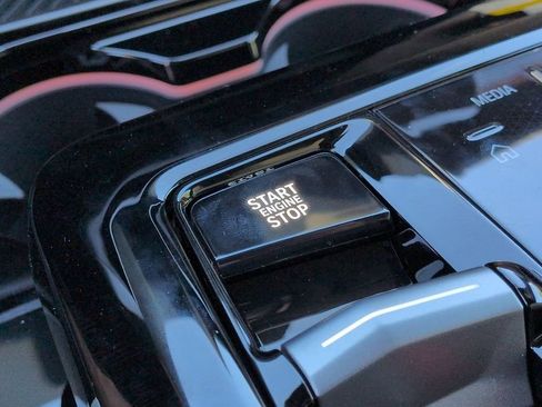 New 2026 BMW 550e xDrive image 27