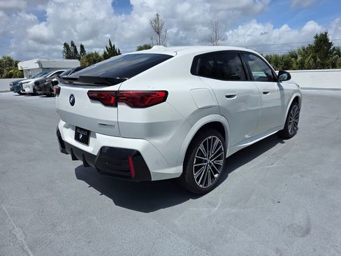 New 2026 BMW X2 xDrive28i w/ M Sport Package AWD/4WD image 4