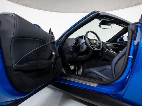 Used 2025 Ferrari Roma Spider image 31