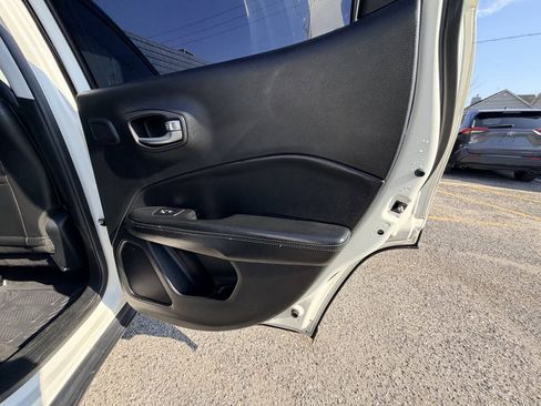 Used 2018 Jeep Compass Sport FWD image 12