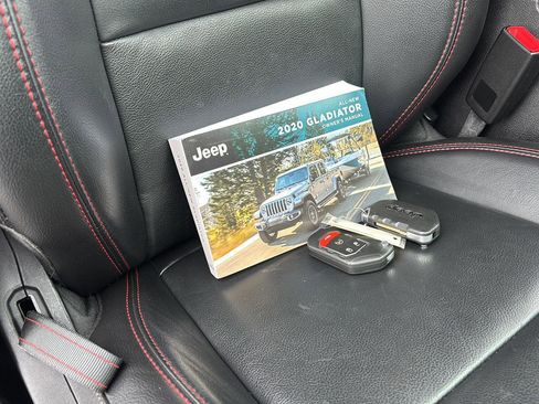 Used 2020 Jeep Gladiator Rubicon image 17