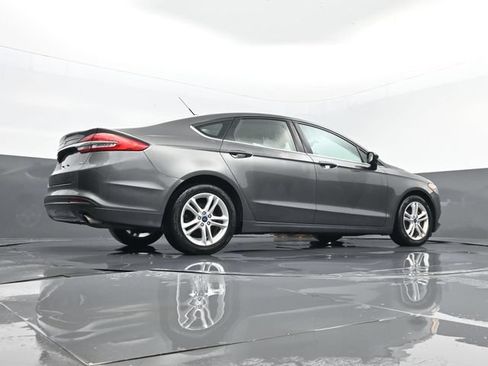 Used 2018 Ford Fusion SE FWD image 22