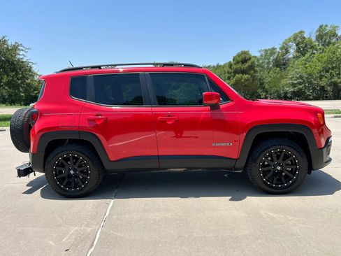 Used 2015 Jeep Renegade Latitude w/ Popular Equipment Group FWD image 5