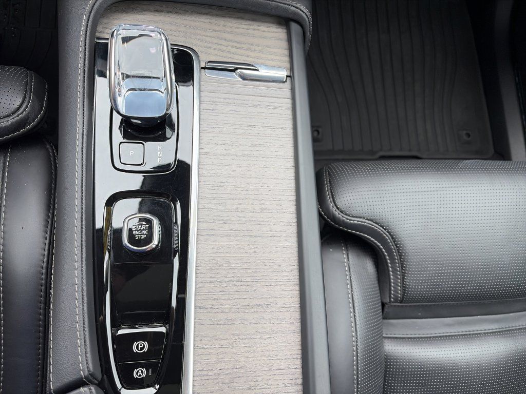 Used 2024 Volvo XC90 B6 Ultimate w/ Protection Package Premier AWD/4WD image 26