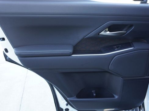 Certified 2024 Lexus GX 550 w/ Accessory Package (Z1) image 33