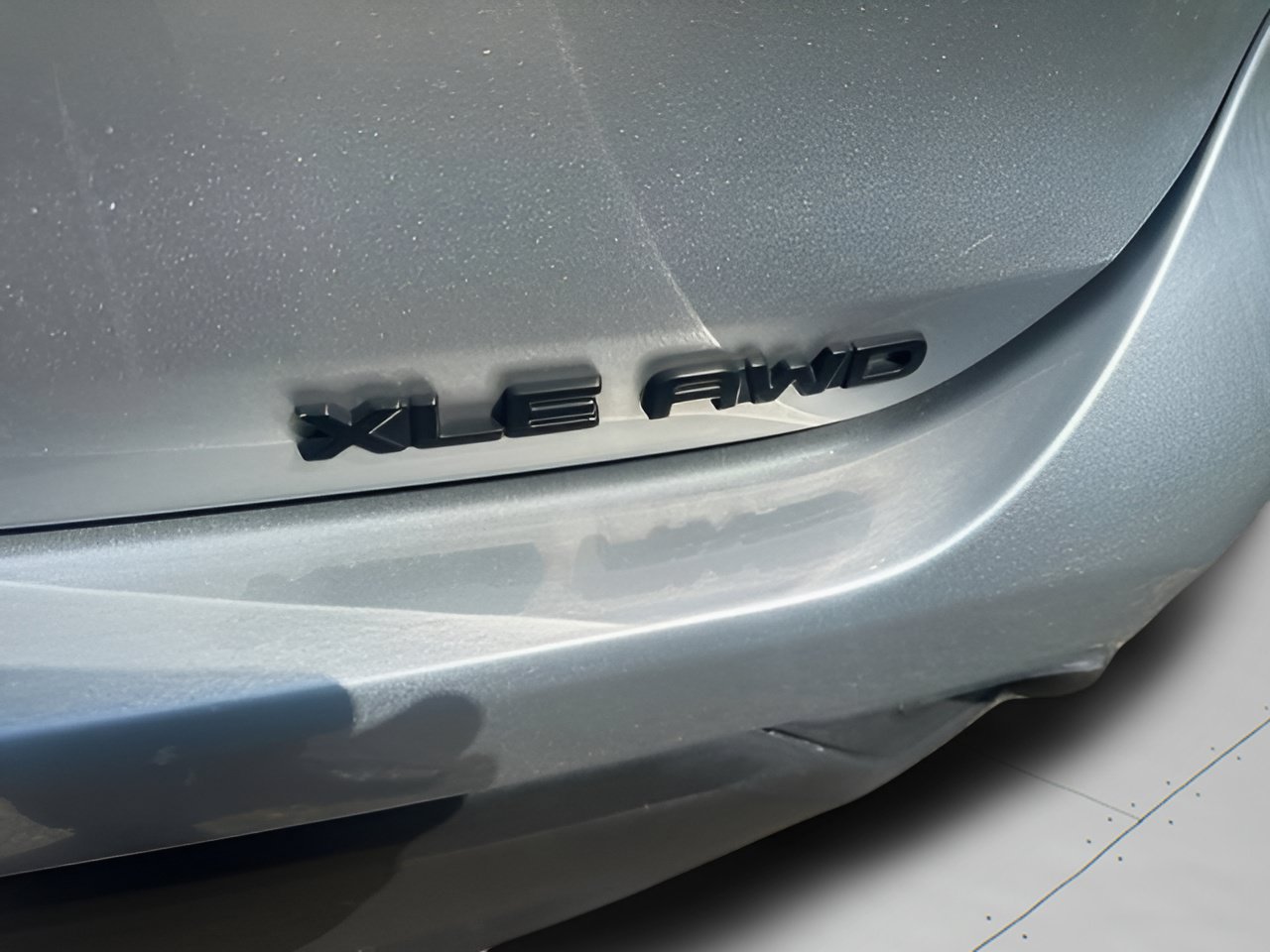 Used 2021 Toyota Highlander XLE AWD/4WD image 11
