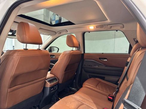 Used 2024 Nissan Pathfinder Platinum w/ Cargo Package FWD image 16