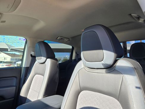 Used 2022 Chevrolet Colorado Z71 image 13