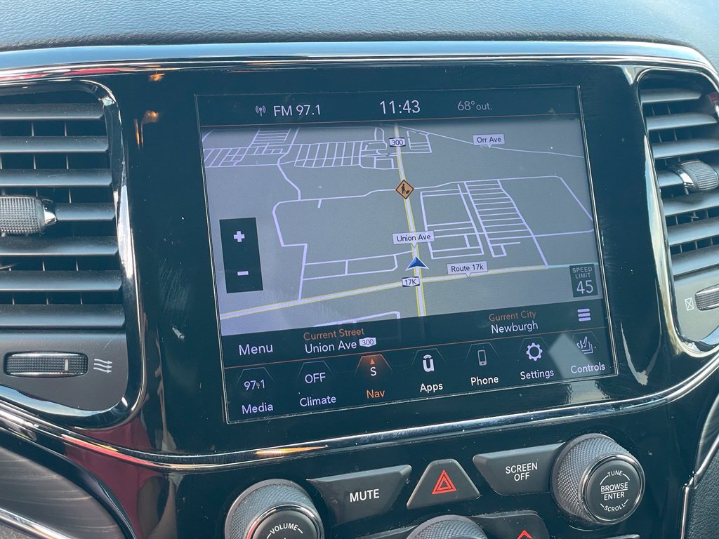 Used 2020 Jeep Grand Cherokee Limited AWD/4WD image 18
