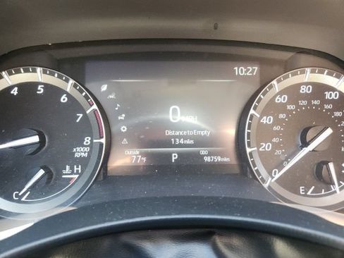 Used 2021 Toyota Highlander XLE AWD/4WD image 14