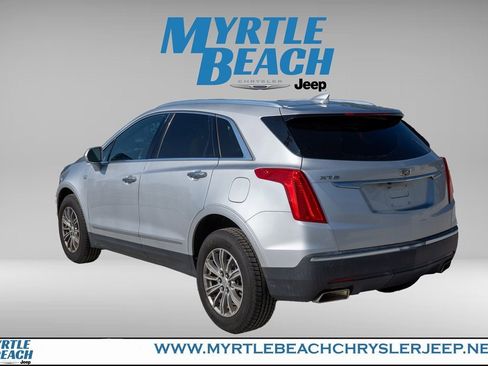 Used 2017 Cadillac XT5 Luxury w/ Driver Awareness Package image 4