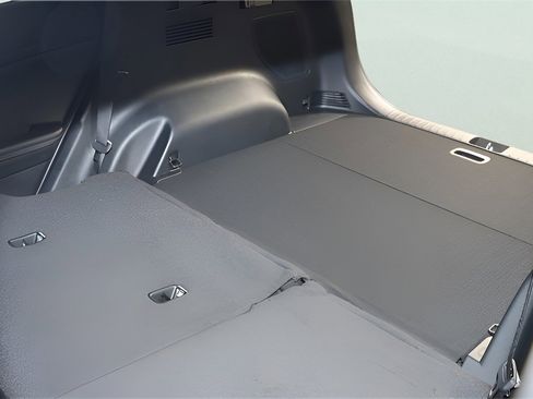 Used 2024 Kia Sportage SX image 10