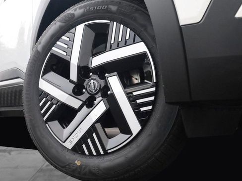 New 2026 Nissan Kicks SV image 3