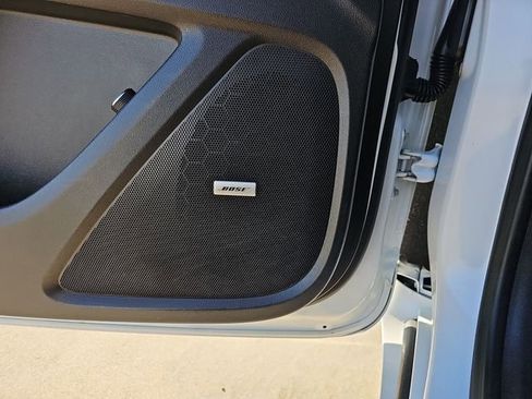 Used 2023 Chevrolet Traverse Premier image 25