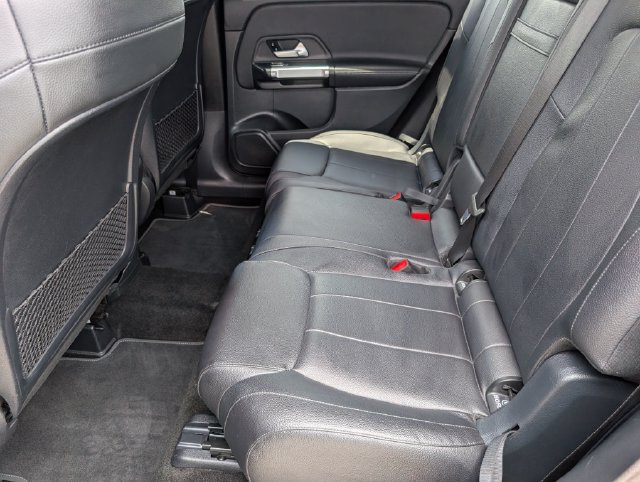 Used 2021 Mercedes-Benz GLB 250 image 29