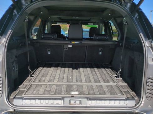 Used 2023 Land Rover Discovery S R-Dynamic image 14