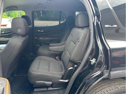 Used 2021 GMC Acadia SLE w/ Driver Convenience Package image 10