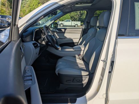 Used 2022 Hyundai Palisade SEL w/ Premium Package FWD image 11