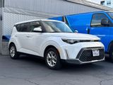 Used 2023 Kia Soul LX w/ LX Technology Package image 2