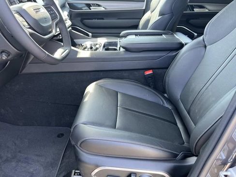 New 2026 Jeep Grand Wagoneer L 4WD image 25