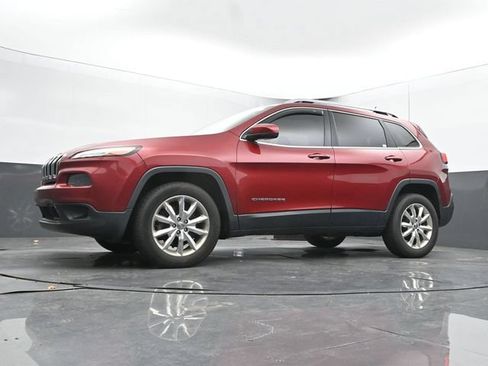 Used 2015 Jeep Cherokee Limited w/ Luxury Group AWD/4WD image 27