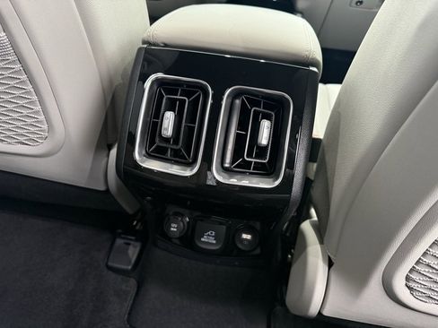 Used 2024 Kia Sorento SX Prestige image 13