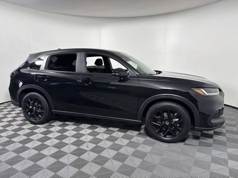 Used 2025 Honda HR-V Sport image 8