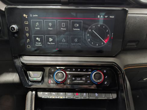 Used 2024 GMC Sierra 1500 AT4 w/ Technology Package AWD/4WD image 11