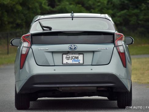 Used 2017 Toyota Prius Two w/ Prius Two Safety Plus Package FWD image 6