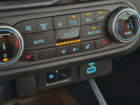 Used 2024 Ford Maverick Lariat AWD/4WD image 25