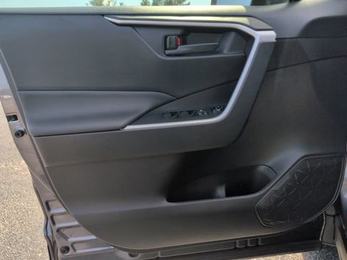 Used 2025 Toyota RAV4 LE AWD/4WD image 13