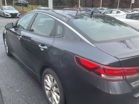 Certified 2018 Kia Optima S image 2