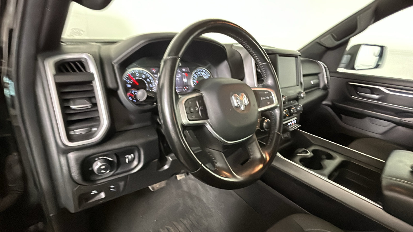 Used 2022 RAM 1500 Big Horn AWD/4WD image 16