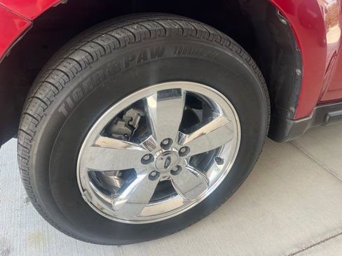 Used 2010 Ford Escape XLT image 8