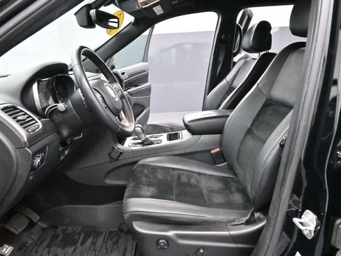 Used 2017 Jeep Grand Cherokee Altitude AWD/4WD image 13