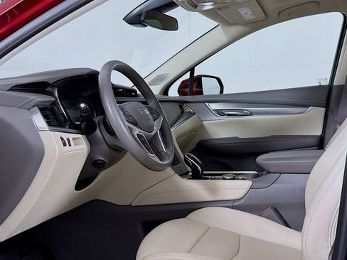 Used 2021 Cadillac XT5 Premium Luxury image 9