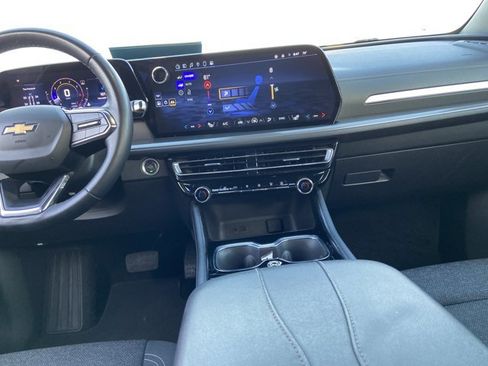 Used 2024 Chevrolet Traverse LT FWD image 15