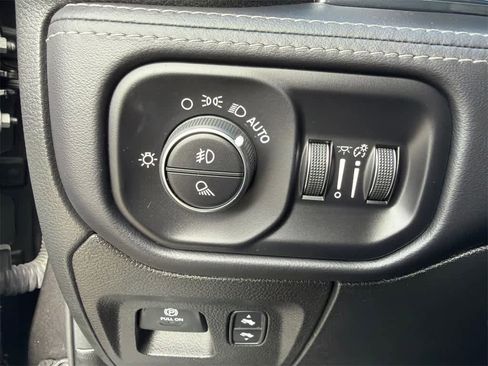 Used 2023 RAM 1500 Limited w/ Body Color Bumper Group image 30